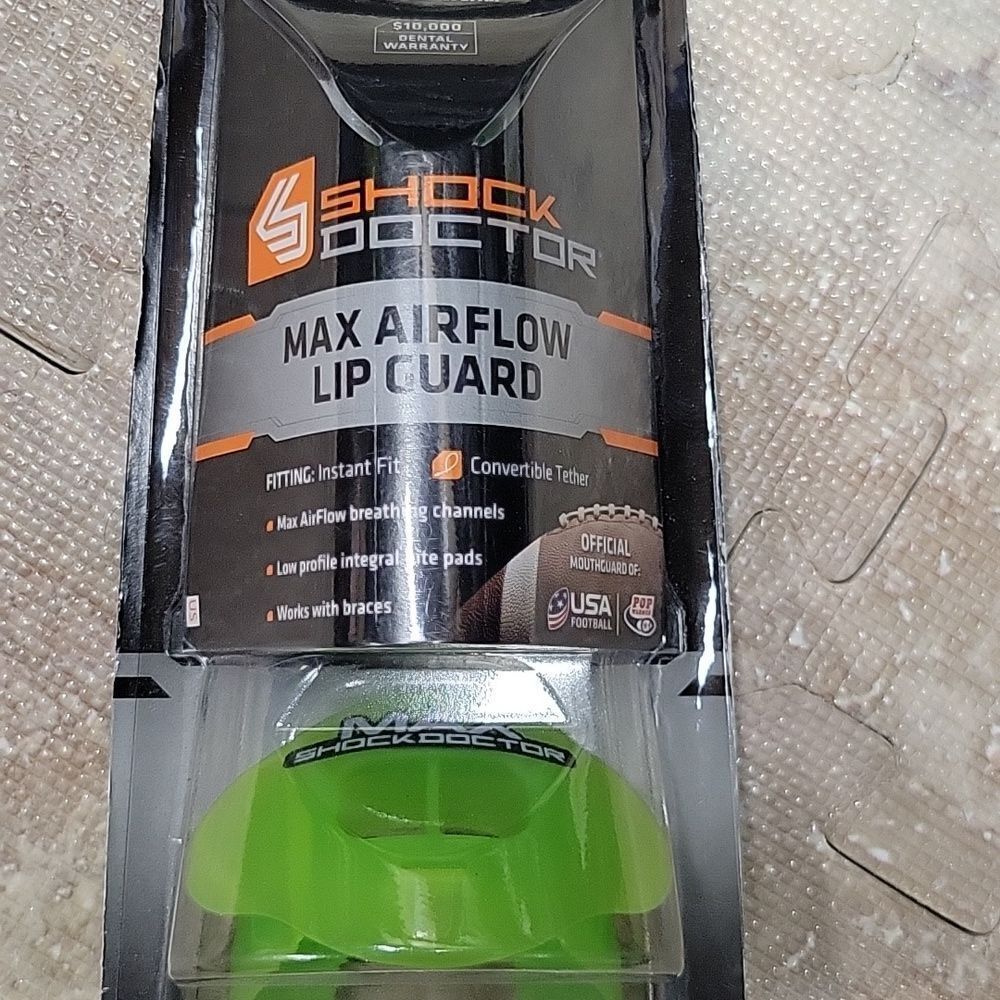 SHOCK DOCTOR MAX AIRFLOW LIP GUATD ADULT SIZE 11+ GREEN NEW IN PACKAGE.